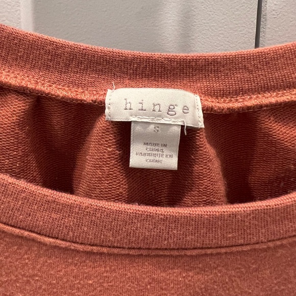 hinge sweater - Picture 2 of 3